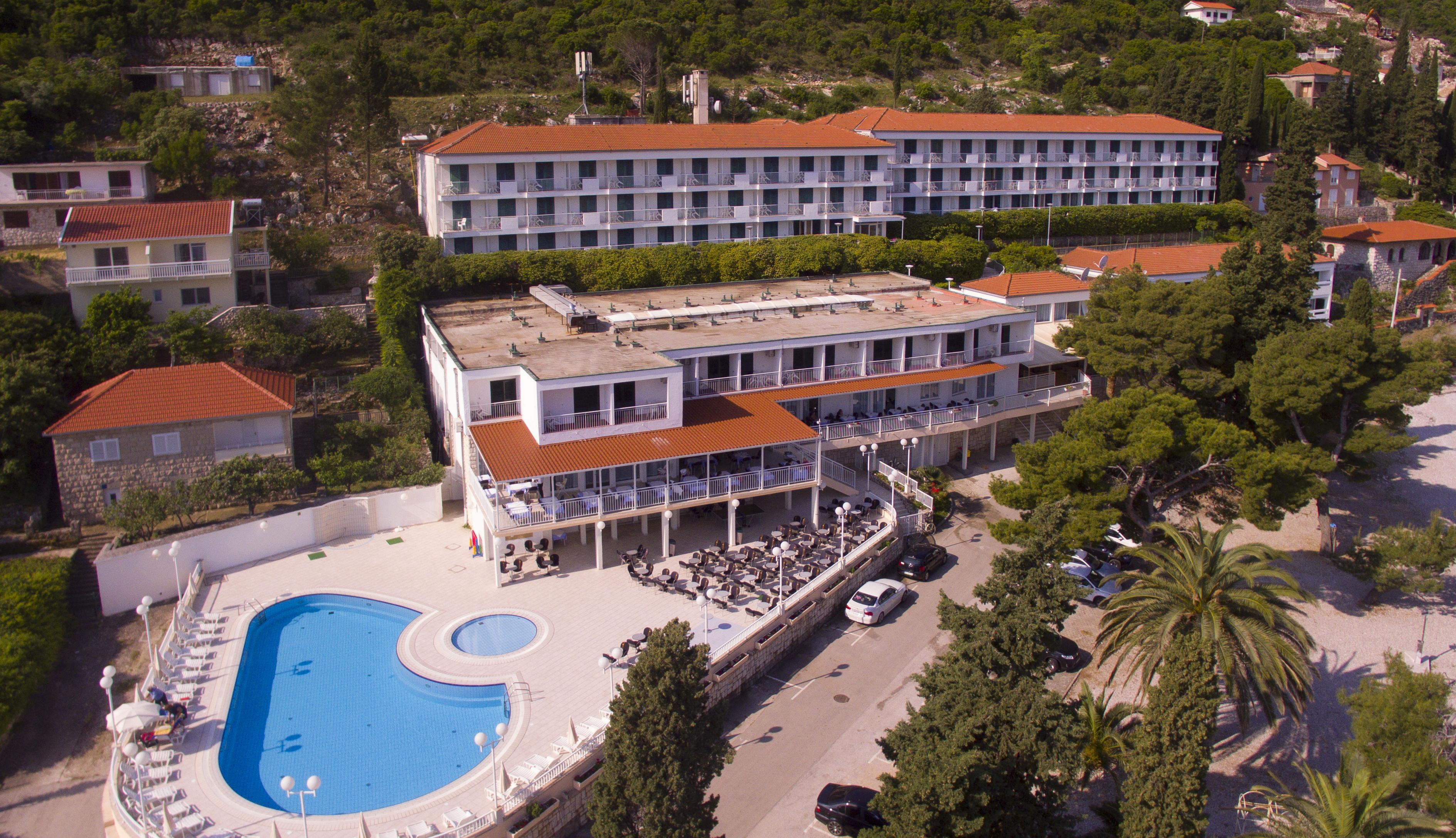 טרפאניי Hotel Faraon מראה חיצוני תמונה