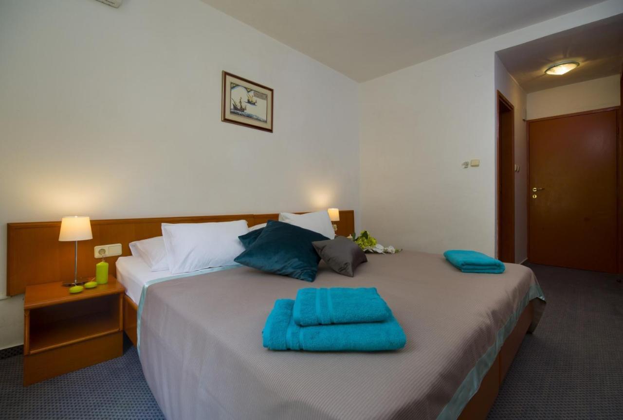 טרפאניי Hotel Faraon מראה חיצוני תמונה