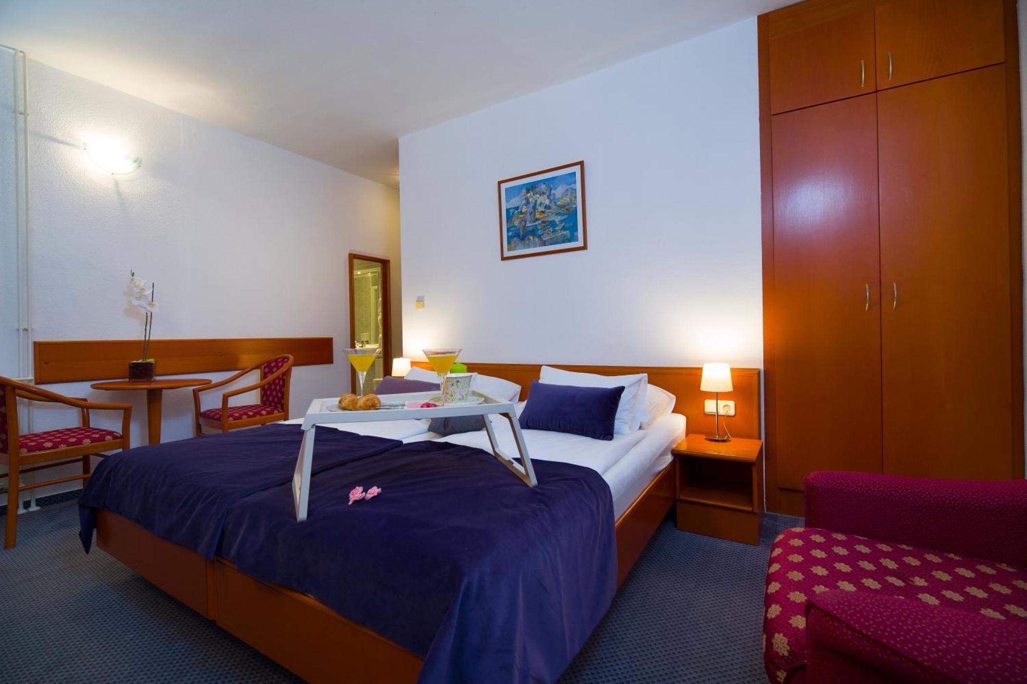 טרפאניי Hotel Faraon מראה חיצוני תמונה
